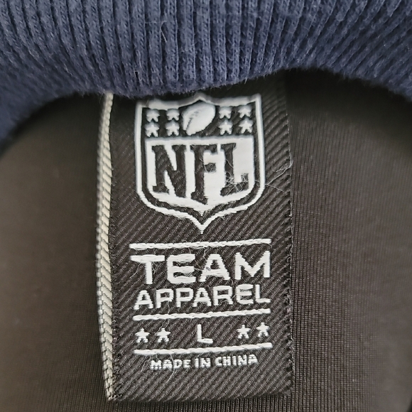 NFL Patriots Women's Navy and White Crew Neck Cropped Sweatshirt - Picture 2 of 10